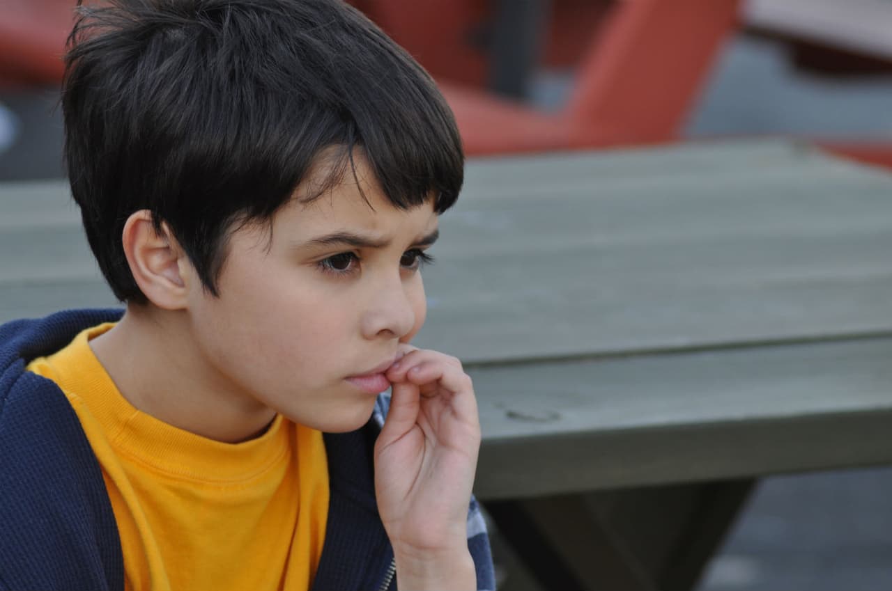 Tics nerviosos en mi hijo: cómo podemos ayudar desde casa