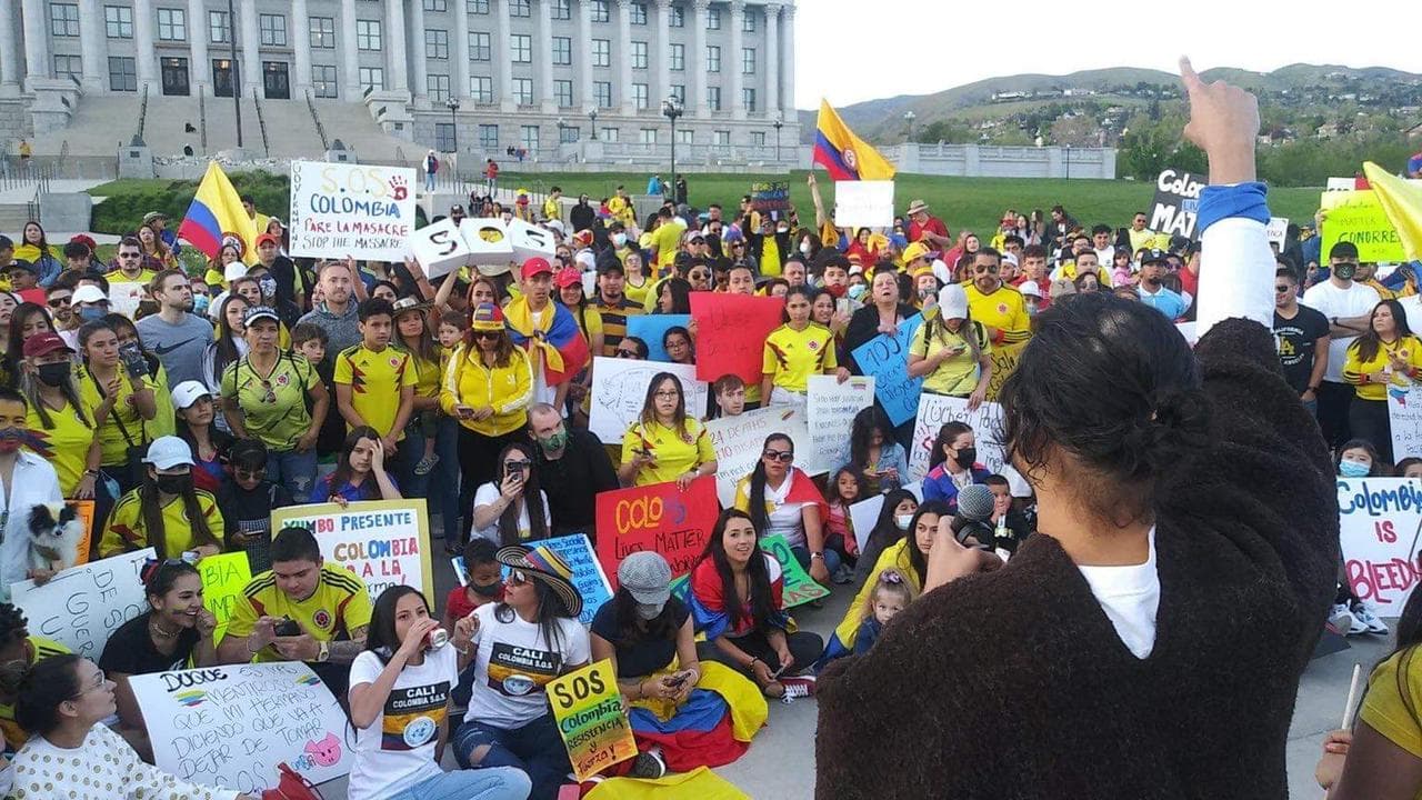 Numerosos ciudadanos colombianos residenciados en Salt Lake City y otras ciudades de Utah, hicieron acto de presencia en la concentración.