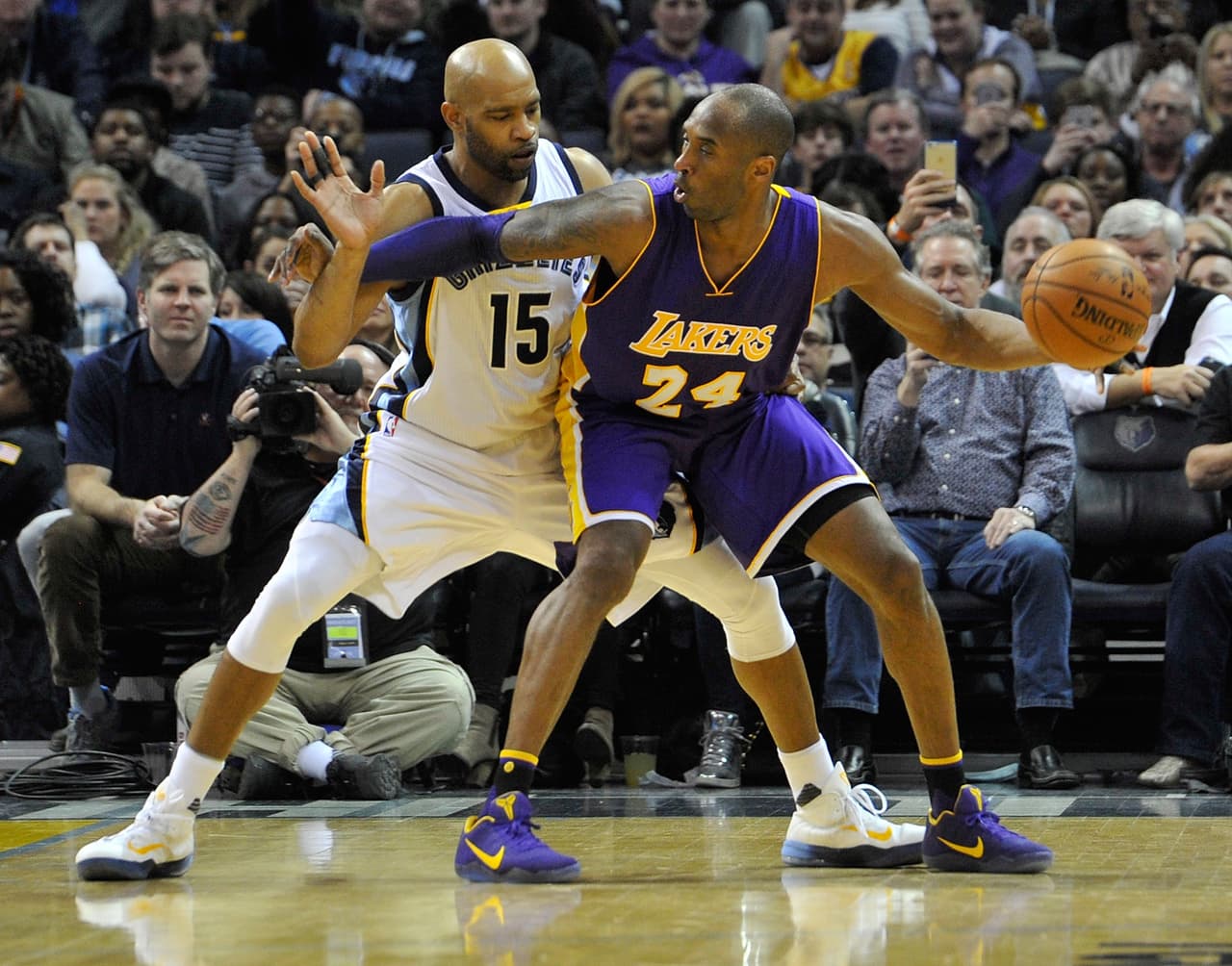 <b>3) Kobe Bryant</b>: El famoso 'Black Mamba' tiene 33,643 puntos y es por el momento el tercer mejor canastero de todos los tiempos en la NBA.