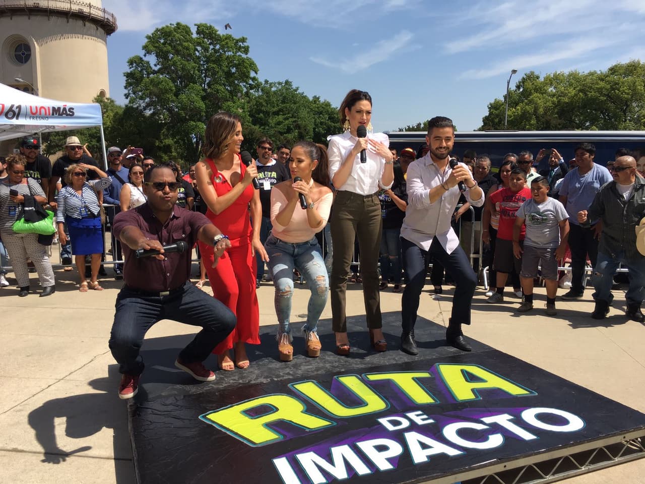 Nuestros chicos practicaron sentadillas tras ver la historia de Jackie Guerrido sobre el deporte.