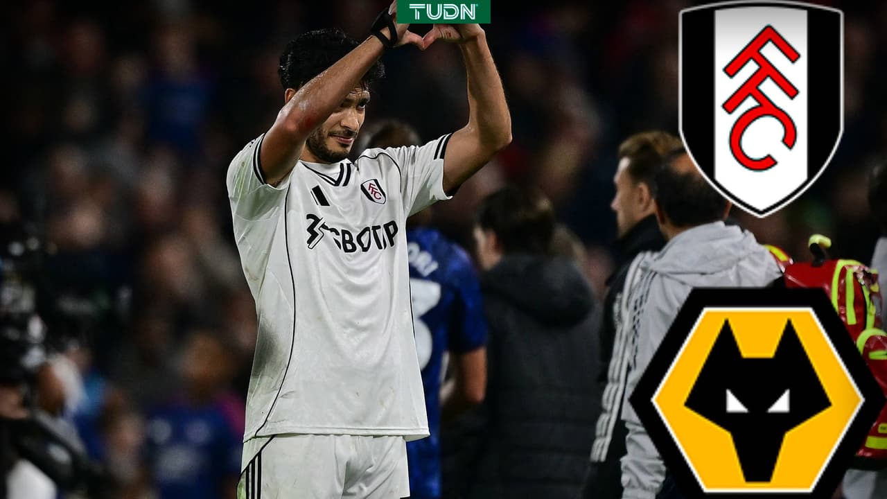 Raúl Jiménez recibe aplausos y ovaciones de rivales en pleno partido