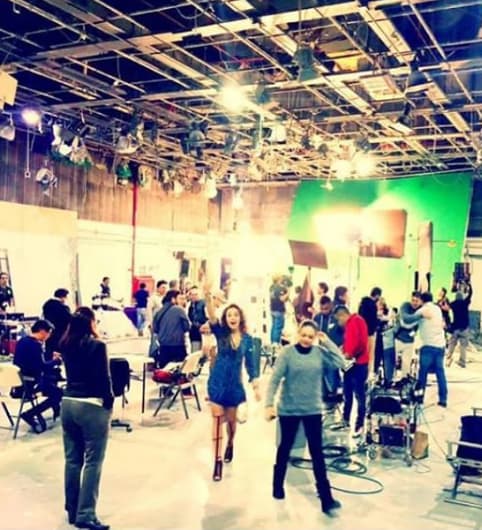 Ahora que Angelique se encuentra muchas horas en el set de grabación por la telenovela “Tres Veces Ana” debe tener mucha energía para rendir y verse súper saludable.