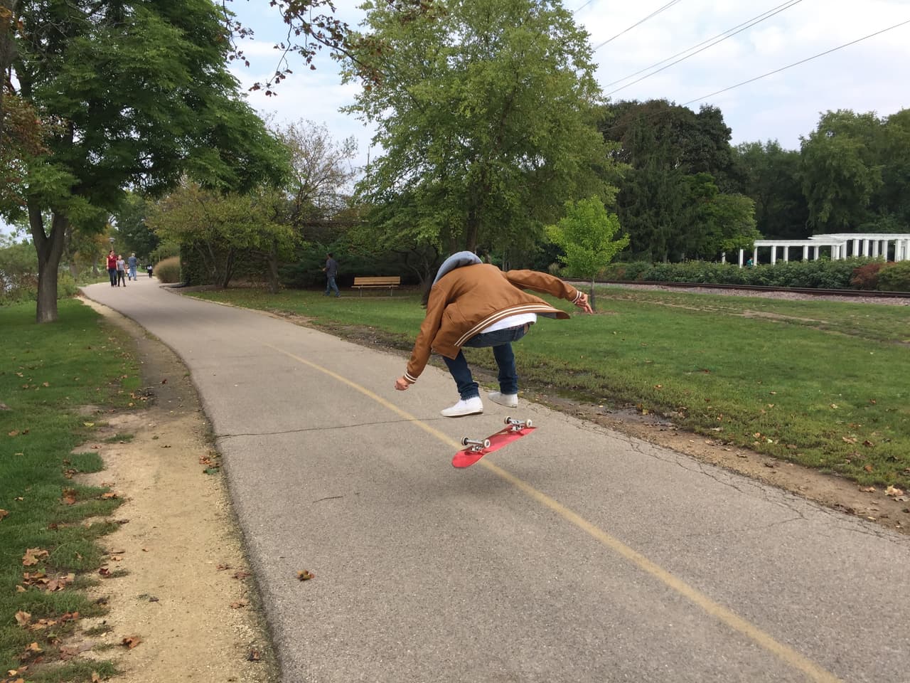 Edward se refugia en su patineta cuando quiere depejar la mente.