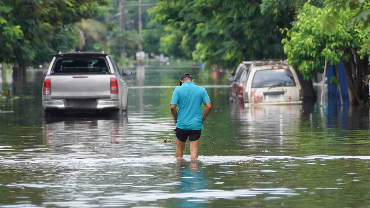 Centro de alimentos United Against Poverty dañado por inundaciones en Orlando