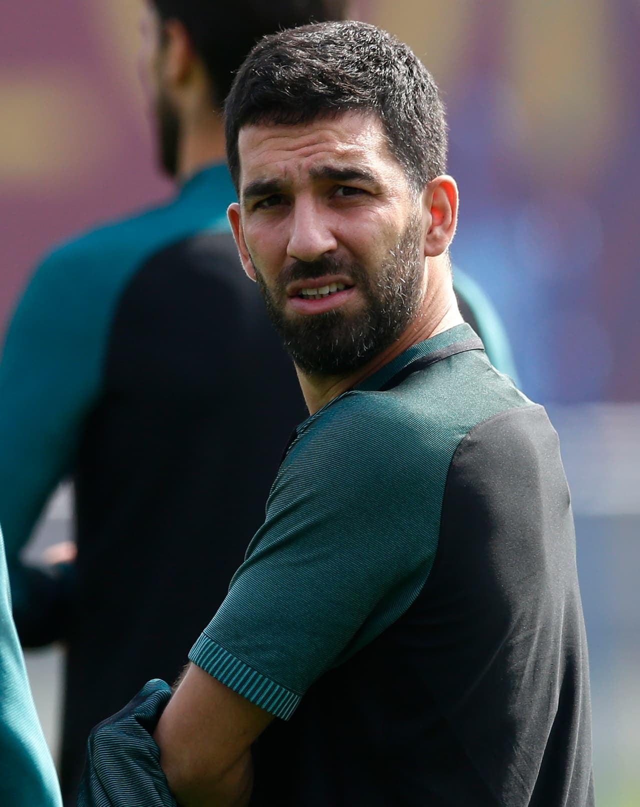 Arda Turan (F.C. Barcelona): jugando poco, el valor decrece, por lo que el mediocampista turco es otro jugador apetecible. Su precio esta en 15 millones de euros.