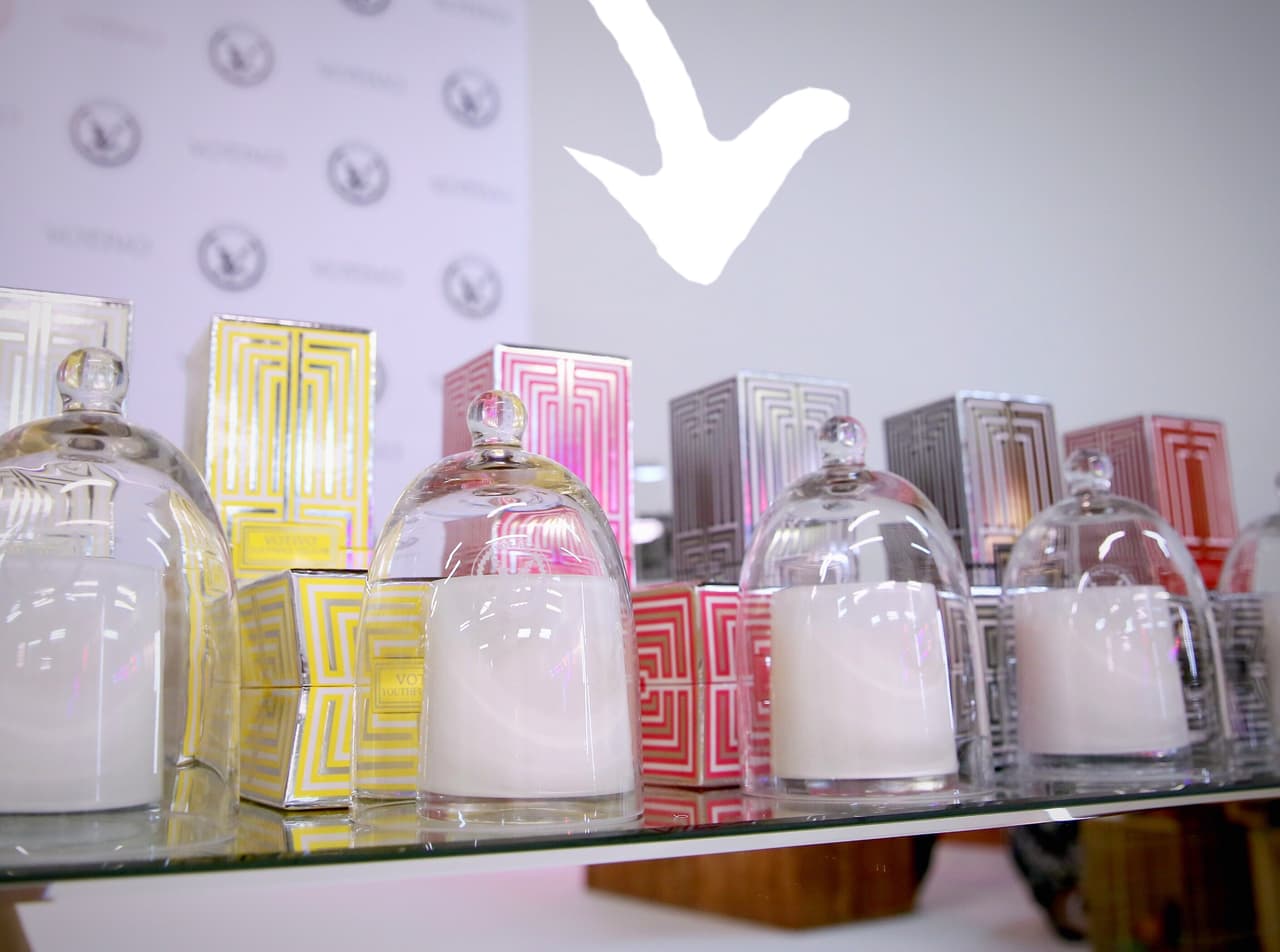 En distintos países y culturas, todos tienen rituales con velas para evocar un plano espiritual o religioso, para llamar la luz divina, un estado de iluminación y además, el poder del 
<b>fuego</b>. De los elementos, el fuego es el que representa la 
<b>luz de la vida.</b>