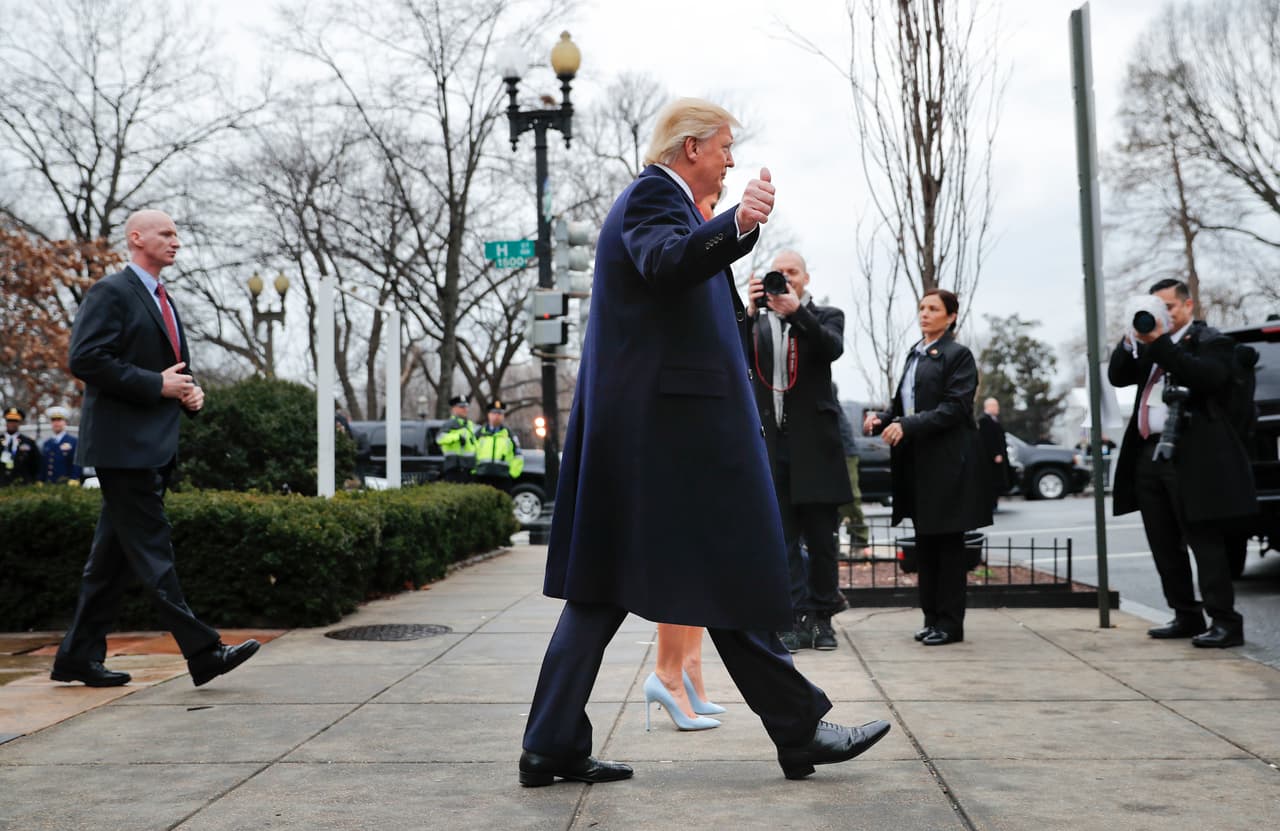 Trump en la mañana de viernes antes de llegar a la Casa Blanca.
<br>