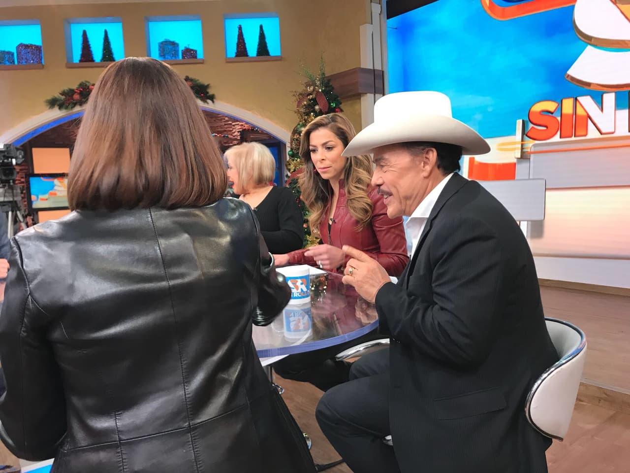 La charla se puso muy interesante escuchando las anécdotas de Don Pedro.