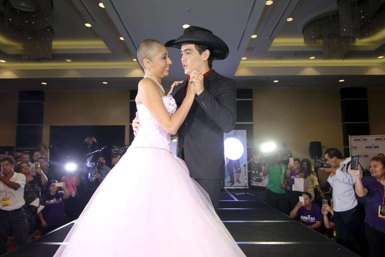 Julián recibió la carta y sin pensarlo dos veces accedió a la invitación de Michelle.