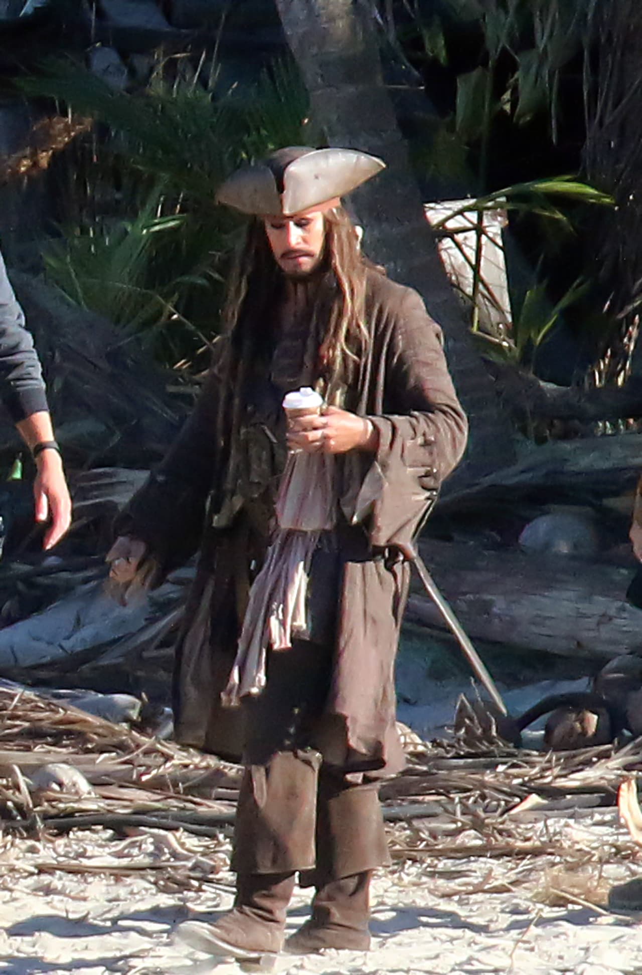 Sus perritos serían sacrificados si no los sacaba del país.