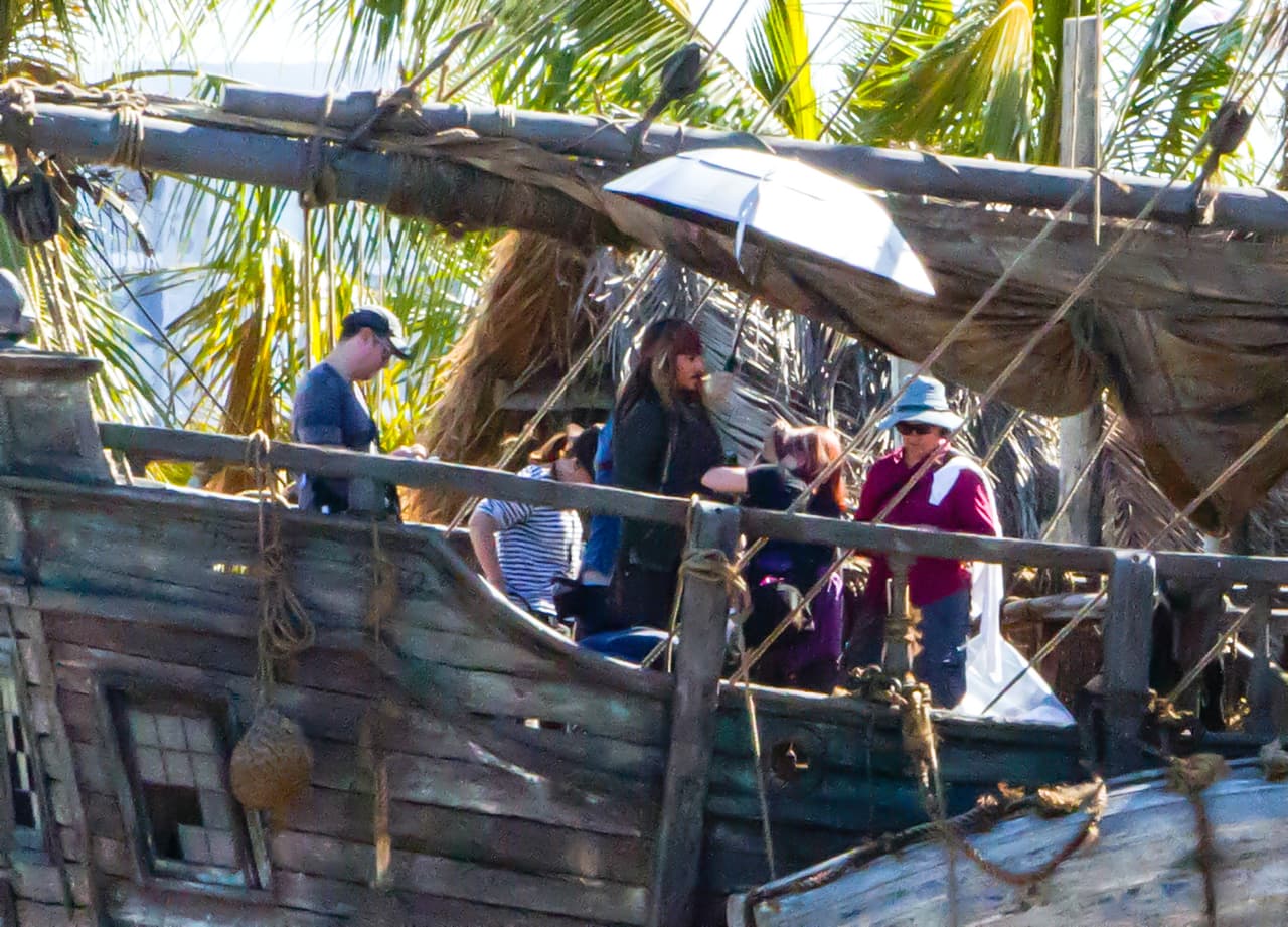 Tras encontrarse grabando las últimas tomas, Depp decidió darse un respiro.