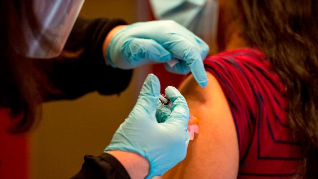 Miles de dosis de la vacuna de Moderna ya están en Florida y así serán distribuidas en Miami-Dade y Broward