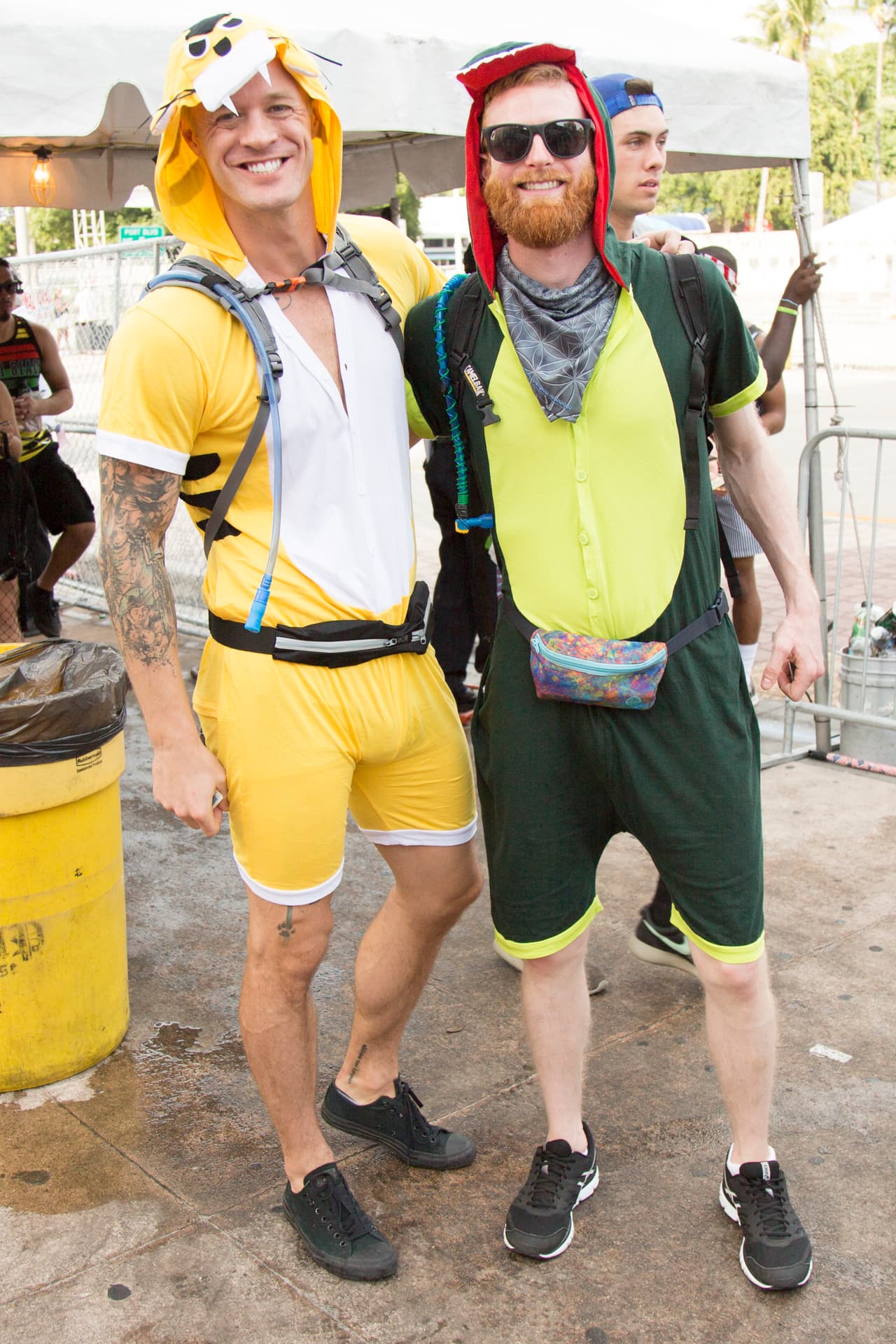 Algunos deciden simplemente burlarse de sí mismo e ir disfrazados de animales.