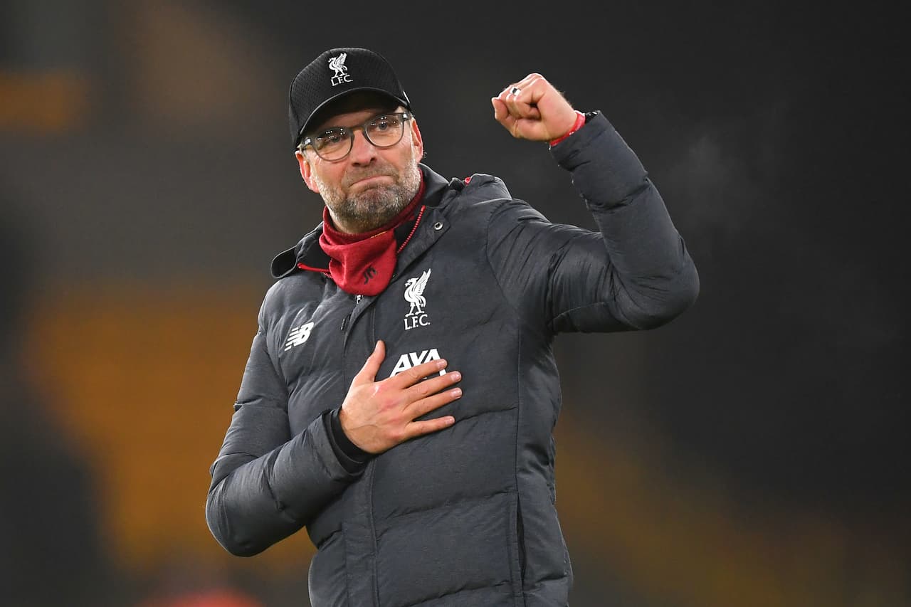 Klopp llora al ver a trabajadores cantar el himno del Liverpool