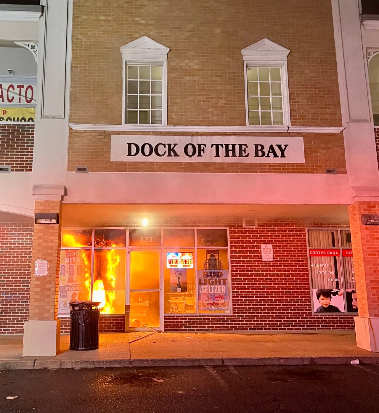 De la media docena de incendios, al menos dos dejaron daños importantes. Las autoridades consideran que su origen es sospechoso; es decir, que todo indica que fueron provocados intencionalmente.