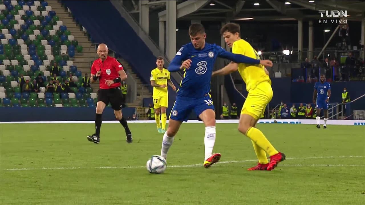 ¡TIRO ATAJADO! disparo por Mason Mount.