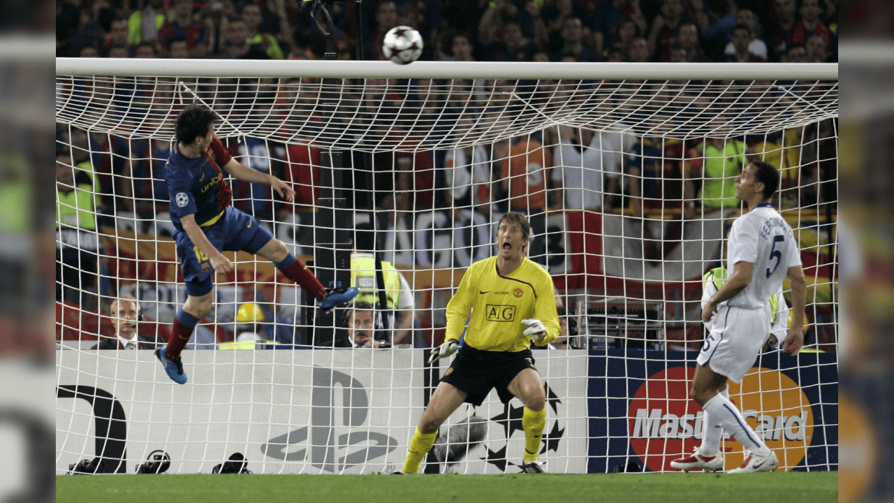 <b>¡La cara de Van der Sar lo dice todo!</b>
<br>El guardameta del United quedó sorprendido con el salto de Messi y un cabezazo imparable.