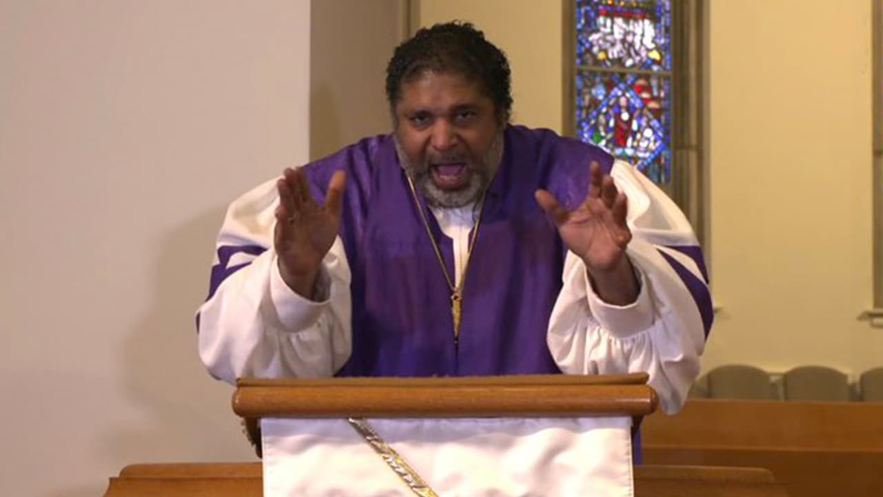 Las frases impactantes del reverendo William Barber en la investidura de Biden