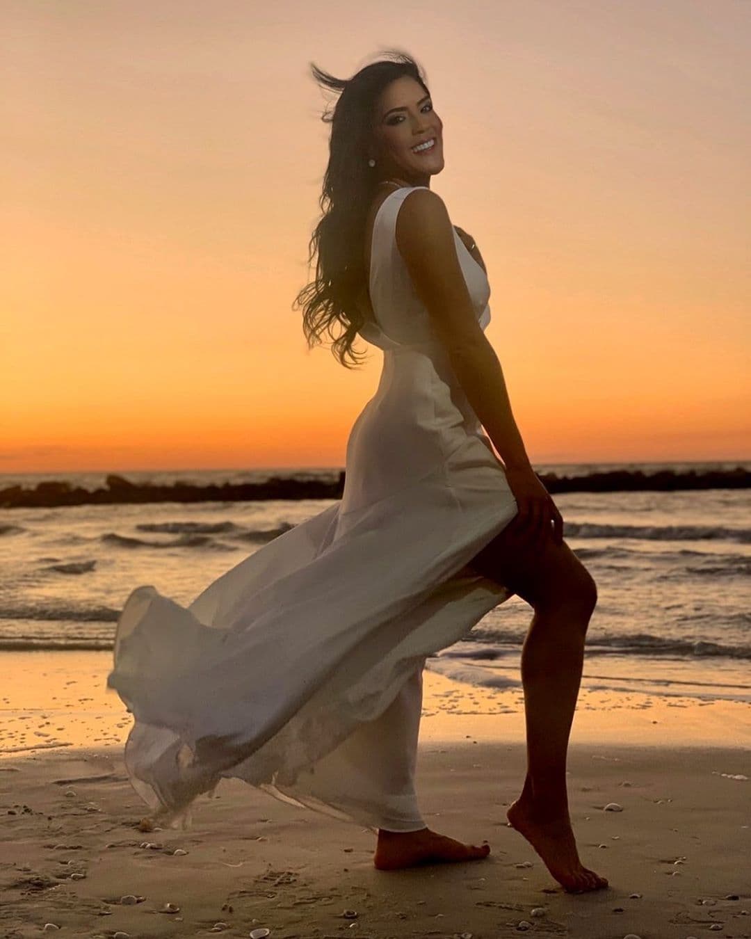 La exreina de Nuestra Belleza Latina está lista para vivir la travesía de la organización de su boda y en este trayecto cuenta con sus amigos y seguidores.