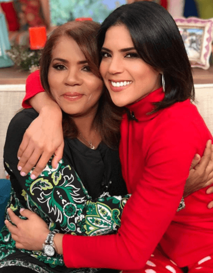 Su madre es su principal inspiración, Doña Divina no puede estar más orgullosa de su hija.