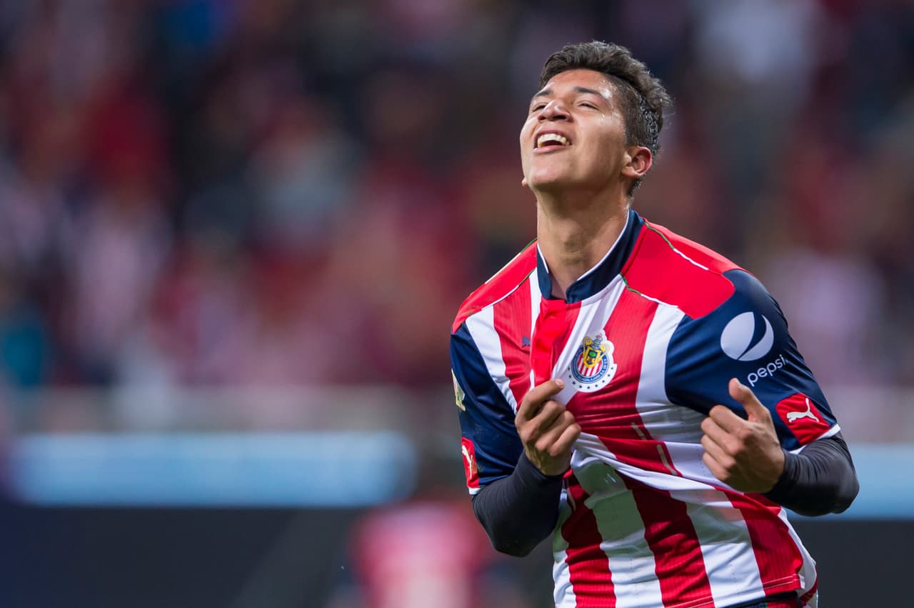 Zaldívar habló de su adaptación a Chivas y de jugar junto Macías

