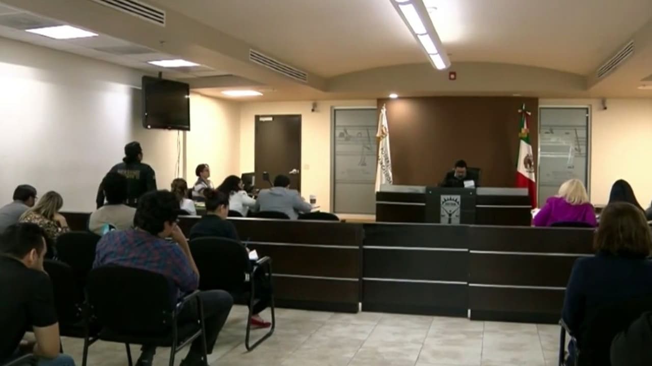 Madre enfrenta acusación de homicidio por omisión tras la muerte de su hijo de 3 años en un auto en México