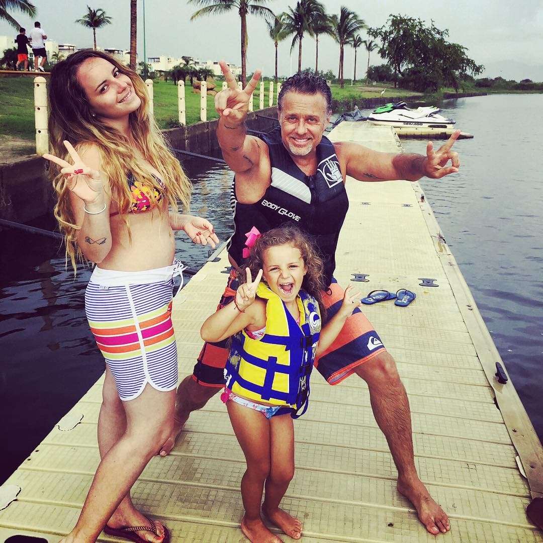 La joven comentó a la publicación que le tocó entregar solicitudes para los cástings y esperar a que la llamaran.