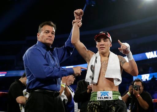 Oscar Valdez contra Rubén Tamayo a 10 rounds en Carson