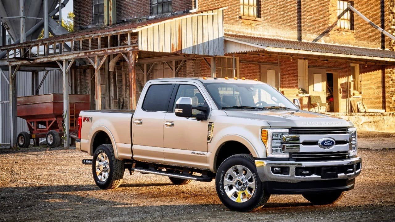 <h3 class="cms-h3-H3">3. Ford F-350 Super Duty</h3>
<br>Los dueños de la pickup de trabajo pasado con capacidad de una tonelada y cabina doble de Ford recorren un promedio de 18,300 millas por año en sus camionetas. Carvana no distingue entre las camionetas HD con motor diésel o con motor a gasolina.
<br>
<br>La actual generación de la Ford Super Duty fue presentada en 2017, por lo que la camioneta tomada en cuenta para el estudio corresponde a la generación anterior (2011-2016).