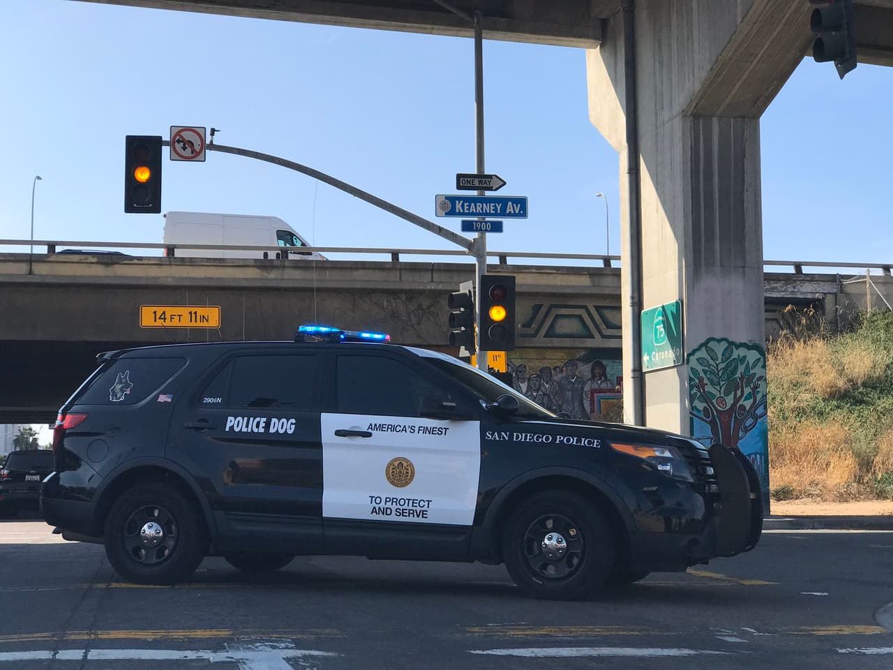 Un hombre mata a su esposa y a sus tres hijos y después se suicida en San Diego