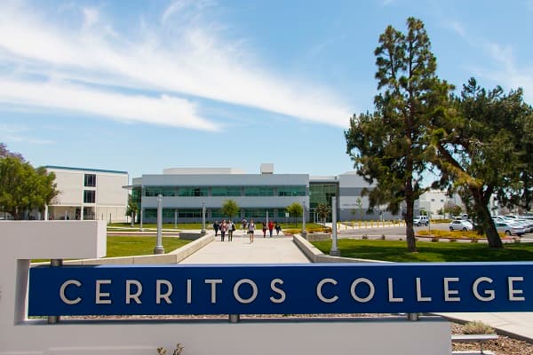Suspenden clases en 'Cerrito College' por amenaza de bomba en sus instalaciones