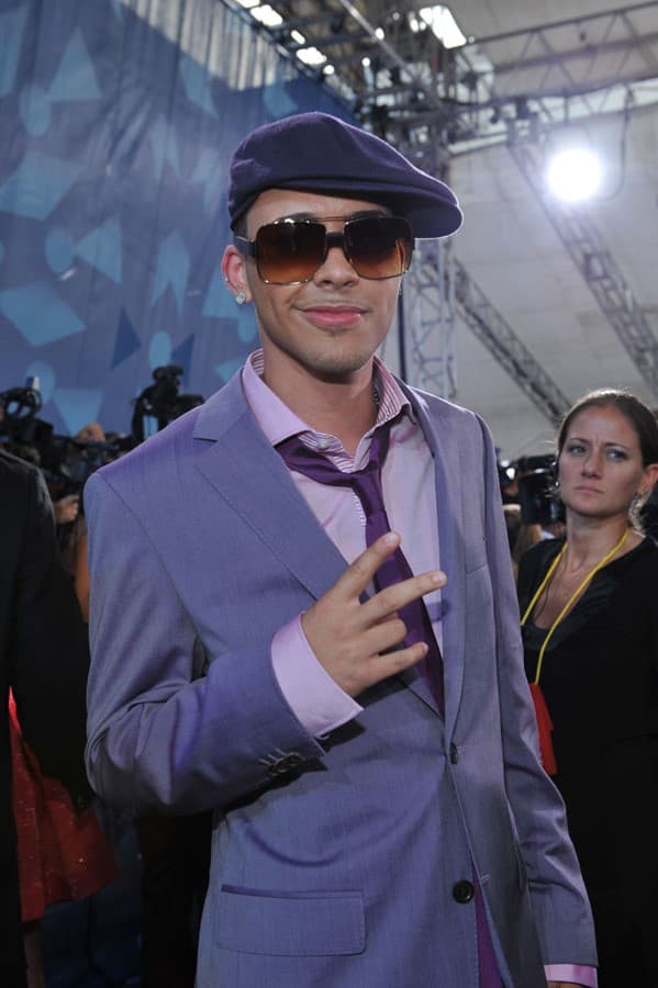 Este fue el look con el que Prince Royce llegó por primera vez a Premios Juventud en 2010 para presentar su tema 'Stand By Me'.