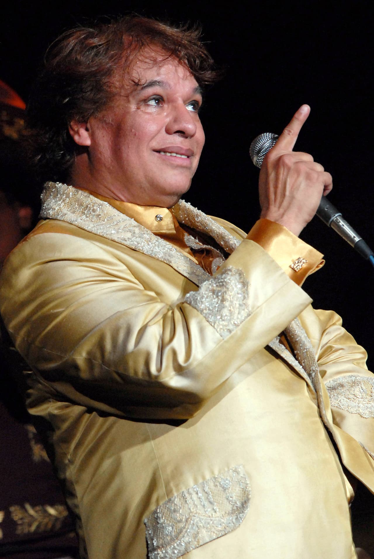 Eran tantas sus ganas de quedarse a vivir con su mamá y de no regresar al internado que hasta cerraba la puerta de la casa con llave para no poder salir.