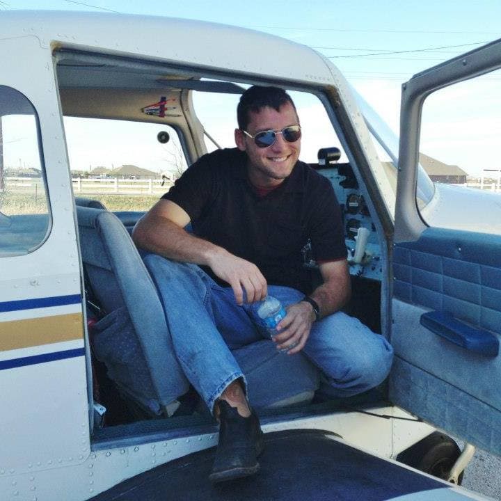 Matthew John Palmer de 28 años era el piloto de la avioneta.