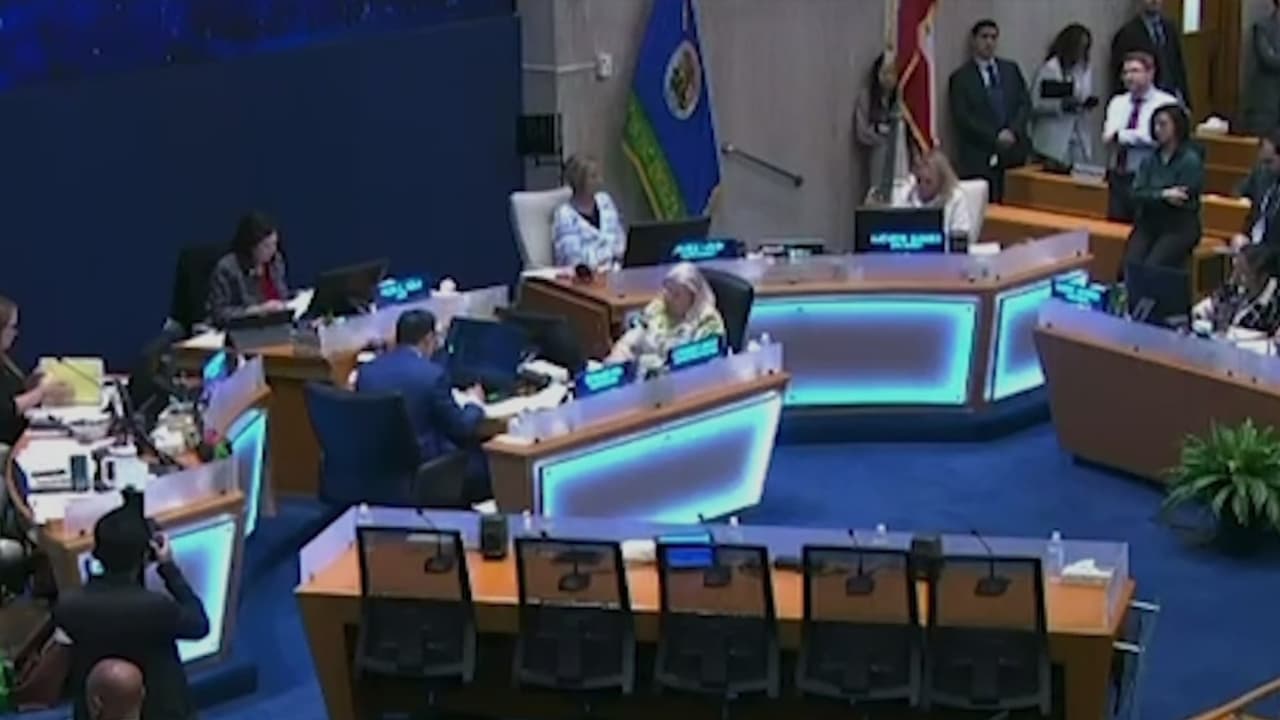 Votantes de Los Ángeles deciden impuesto para financiar salud pública