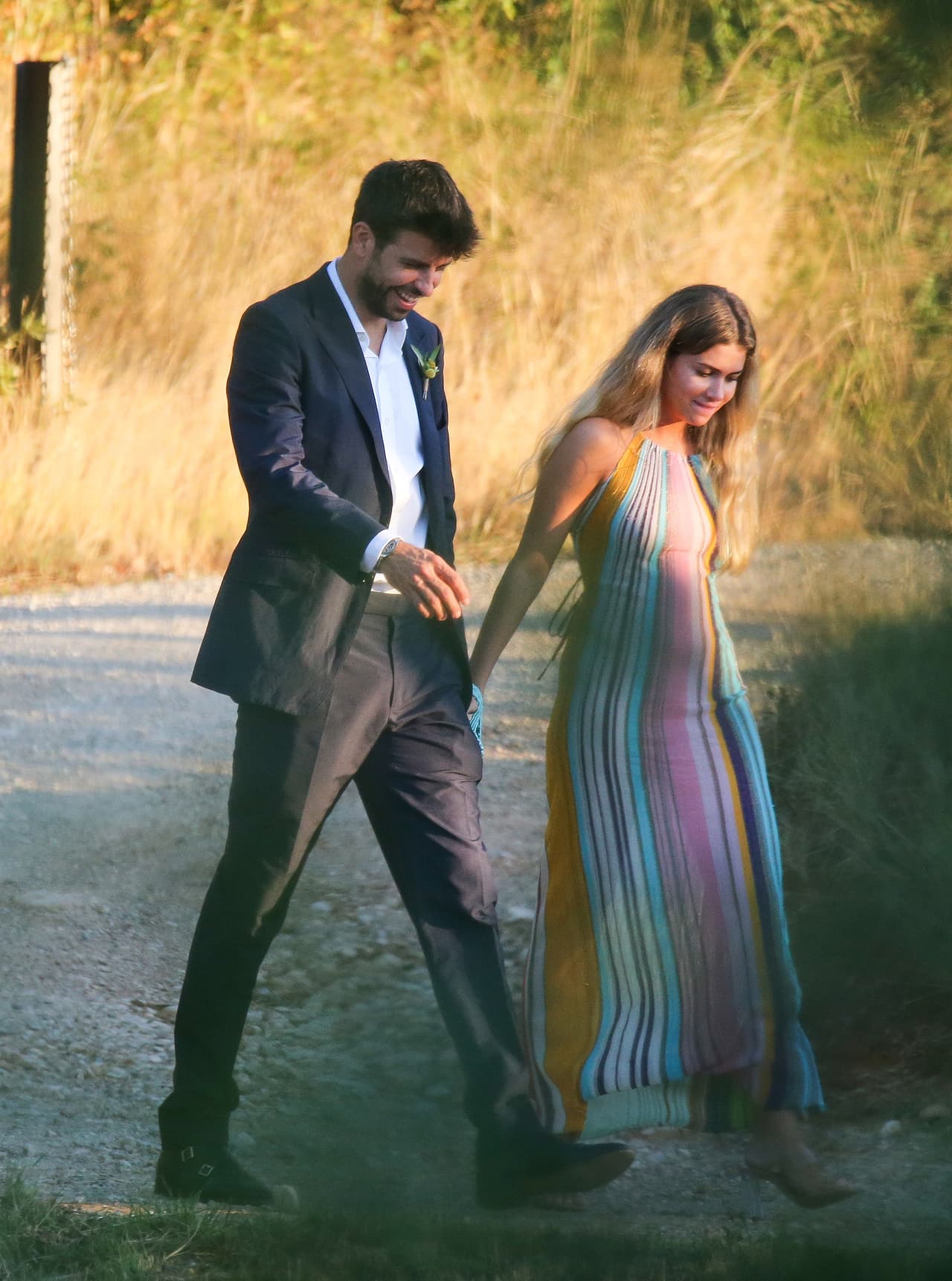 Dichas confesiones por parte de Shakira llegaron después de que el jugador del F.C. Barcelona se dejara ver públicamente con 
<a href="https://www.univision.com/famosos/pique-viaje-clara-chia-mientras-pelea-shakira-custodia-hijos-fotos">Clara Chía Martí, su presunta novia</a>.