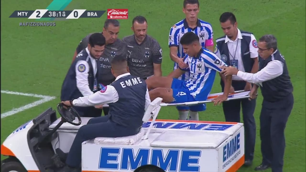 Víctor Guzmán sale por lesión del Monterrey vs. FC Juárez tras convocatoria de Selección Mexicana