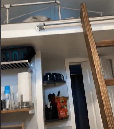 Al final, los padres de Keefe se quedaron en la propiedad, y según su hija, no fue una mala experiencia.