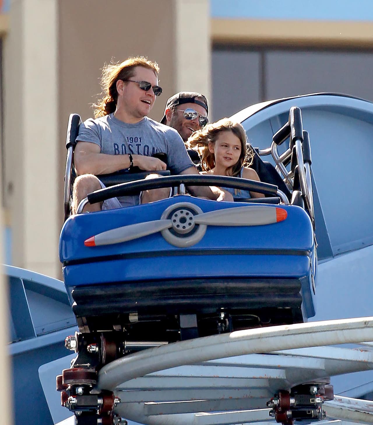 Matt Damon se fue de vacaciones a Disney con la familia.