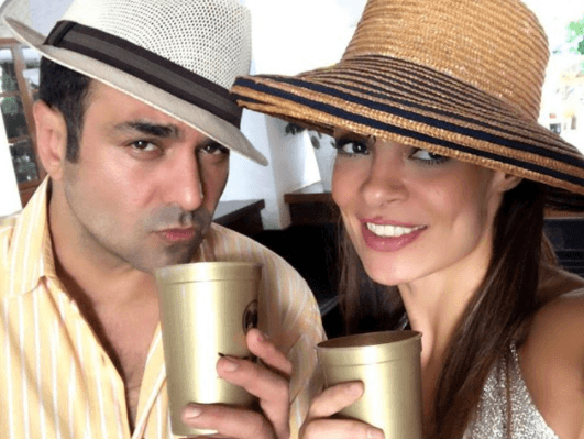 En María de Todos los Ángeles son hermanos, en la vida real son grandes amigos. Rosa Aurora y
<a> Albertano</a> seguramente hicieron muy felices a sus fans con esta fotografía.
<br>