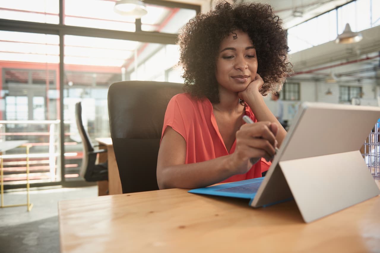 El segundo semestre del año se perfila con cambios relevantes en tu posición, la asunción de nuevas responsabilidades y de puestos que hasta ahora pensaste no ibas a poder conseguir.