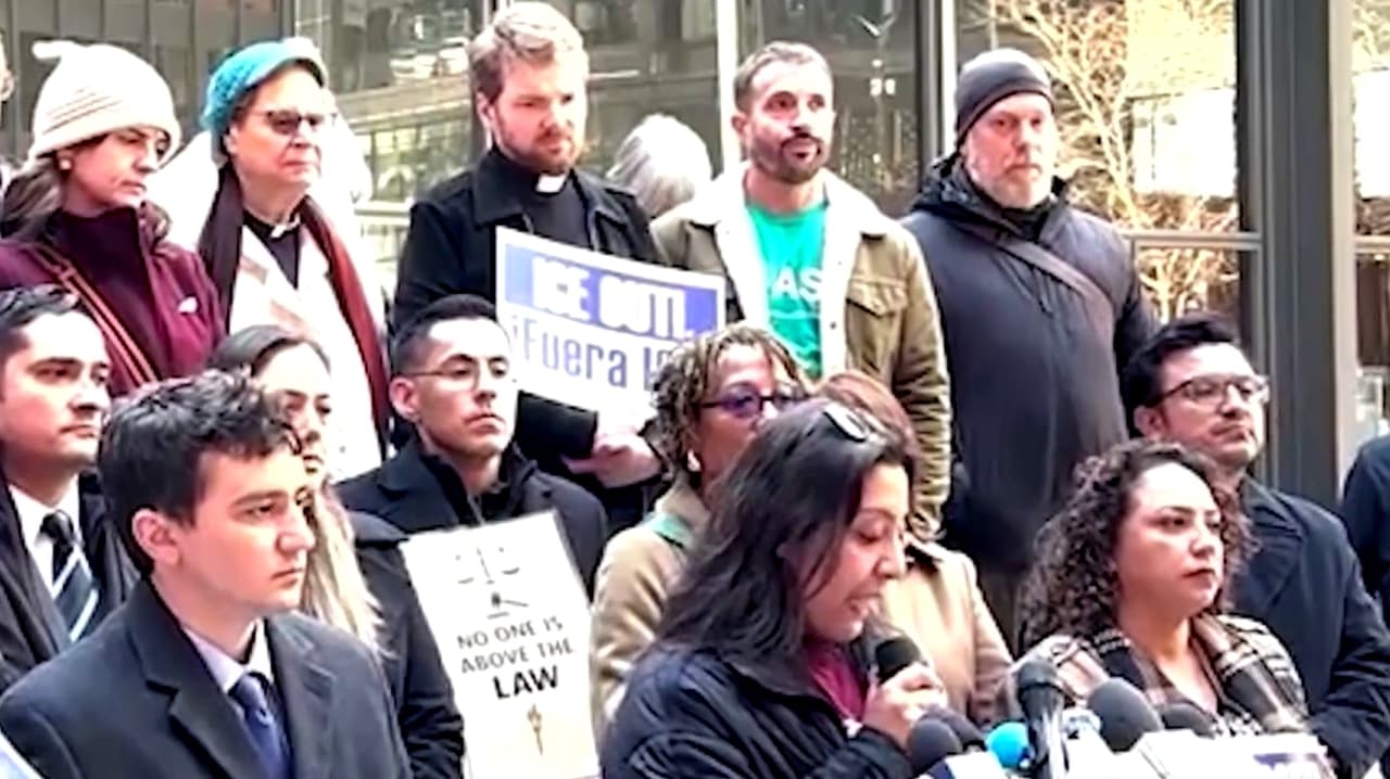 Piden un fiscal del condado Cook que investigue a agentes federales que hayan cometido delitos en Chicago