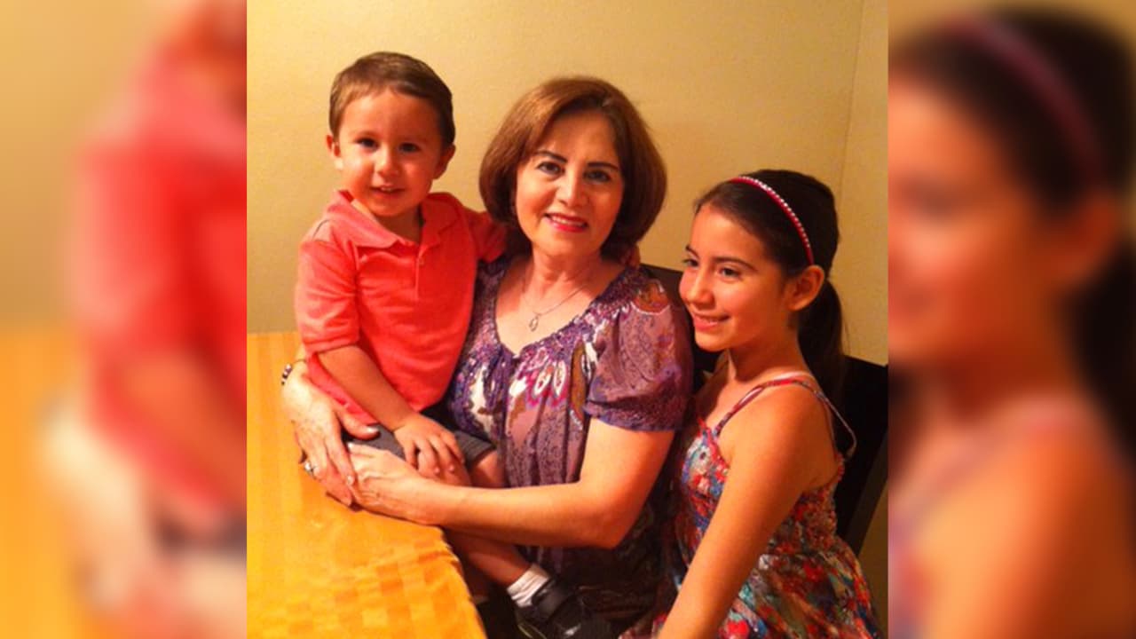 Irma dice sentirse muy agradecida con el IRS donde le permitieron servir a la comunidad hispana como portavoz por más de 20 años.