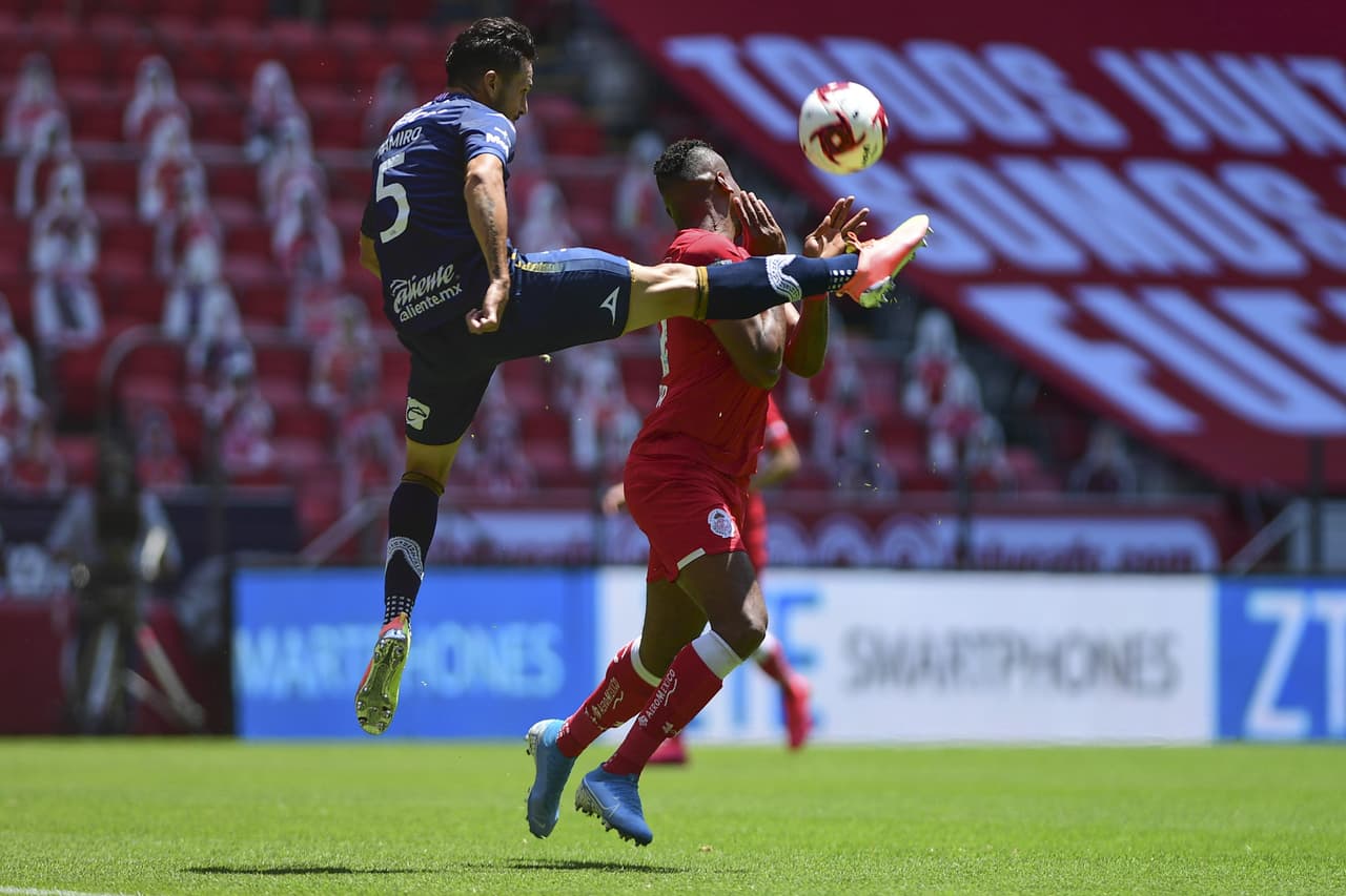 Atlético San Luis revienta el poste del Toluca luego de una genialidad del hombre que anotó el tanto del empate.