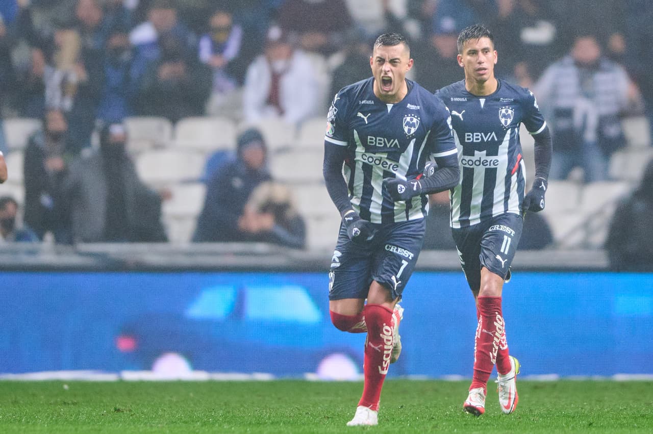 Pero en tiempo de compensación de 7 minutos, Rogelio Funes Mori fusilaba a Corona para el 1-2 y la tensión aumentaba.