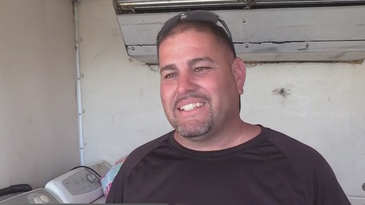 Boricua brinda servicio de lavandería móvil para ayudar a los damnificados