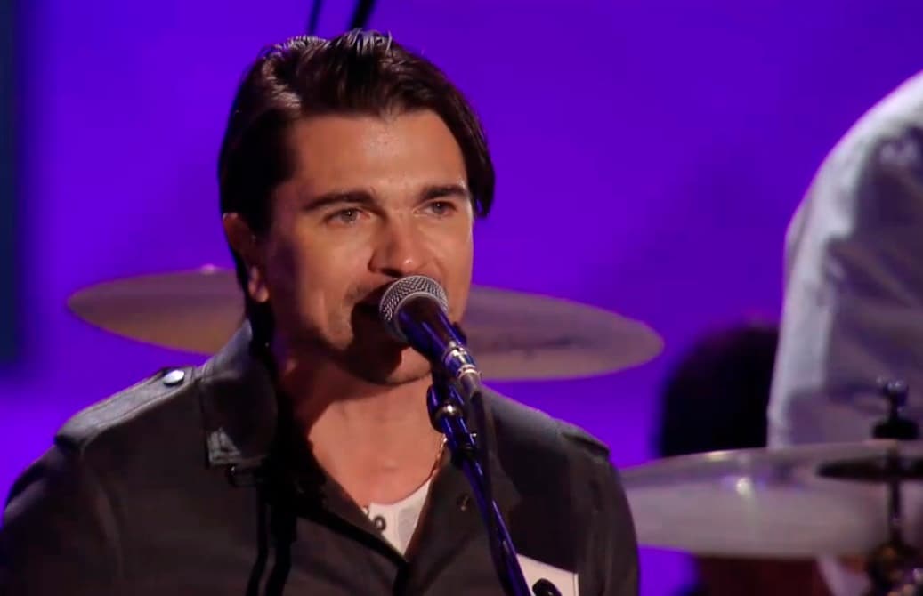 Juanes cerró la noche del Festival de las Familias y cantó para el Papa Francisco. El primer tema que sonó fue 'A Dios Le Pido'.