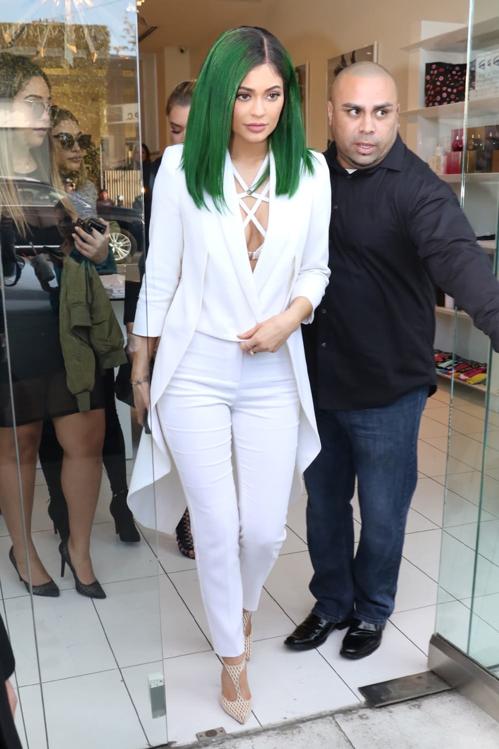 Kylie Jenner por fin sacó a la venta su linea de lipsticks, ¡y ya se agotó!