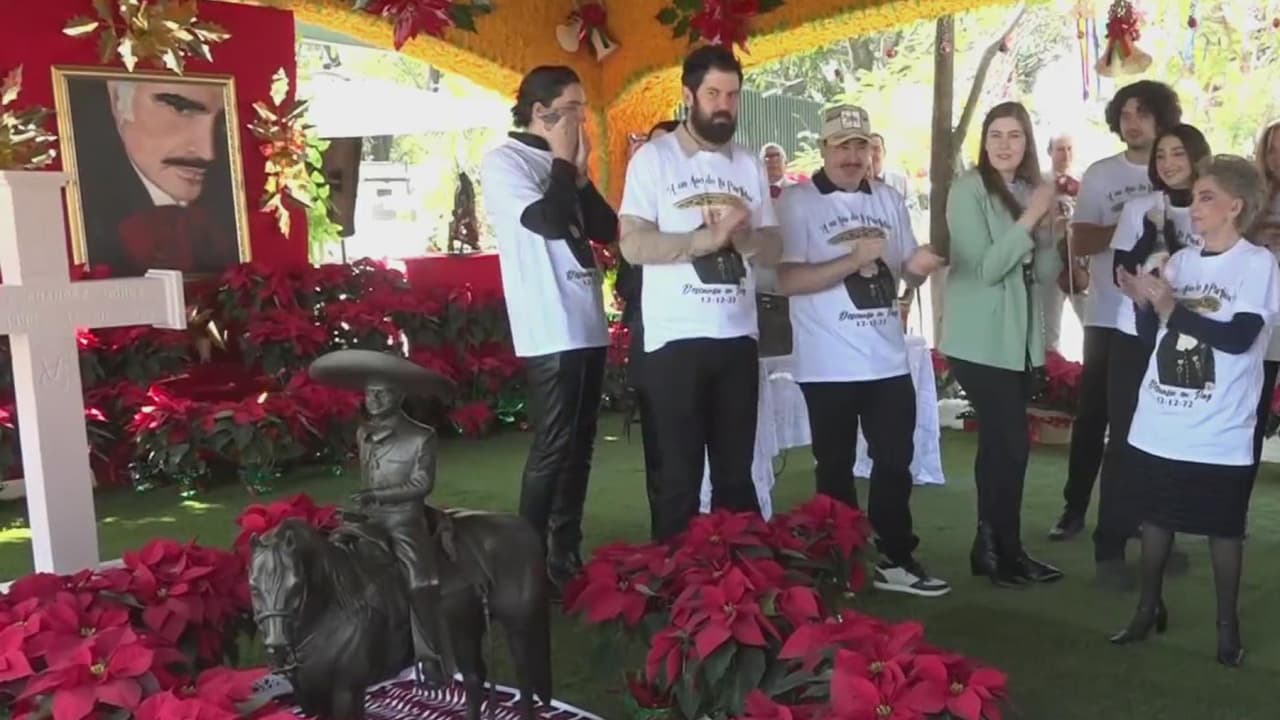 Doña Cuquita recuerda a Vicente Fernández con una emotiva ceremonia en su primer aniversario luctuoso