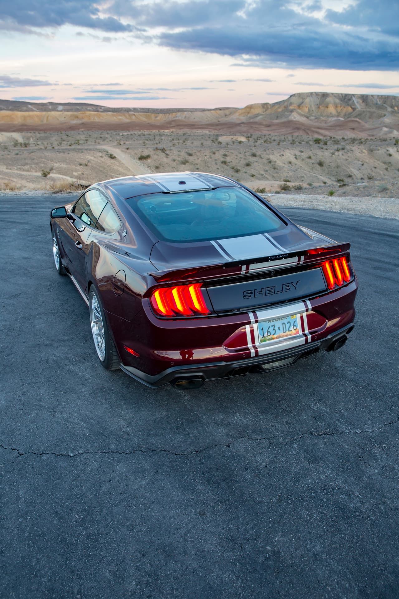 El Shelby Super Snake se diferencia claramente del Mustang regular.